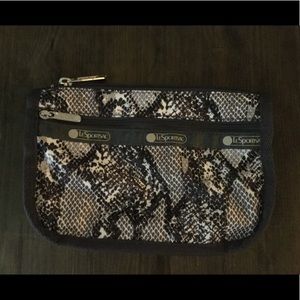 Cosmetic bag